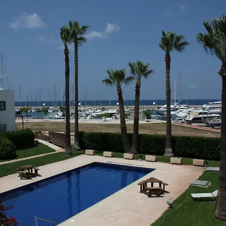 아파트 Convenient Family Studio With Pool By The Seaside