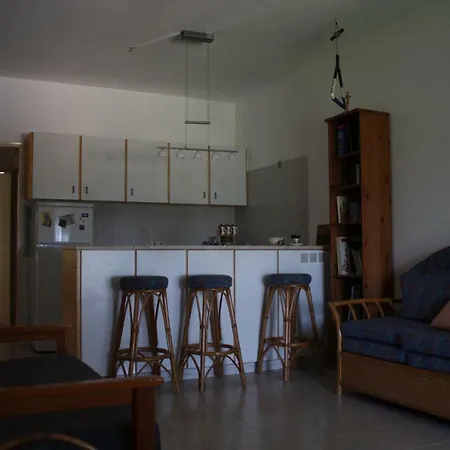 Convenient Family Studio With Pool By The Seaside 아파트 네오 초리오